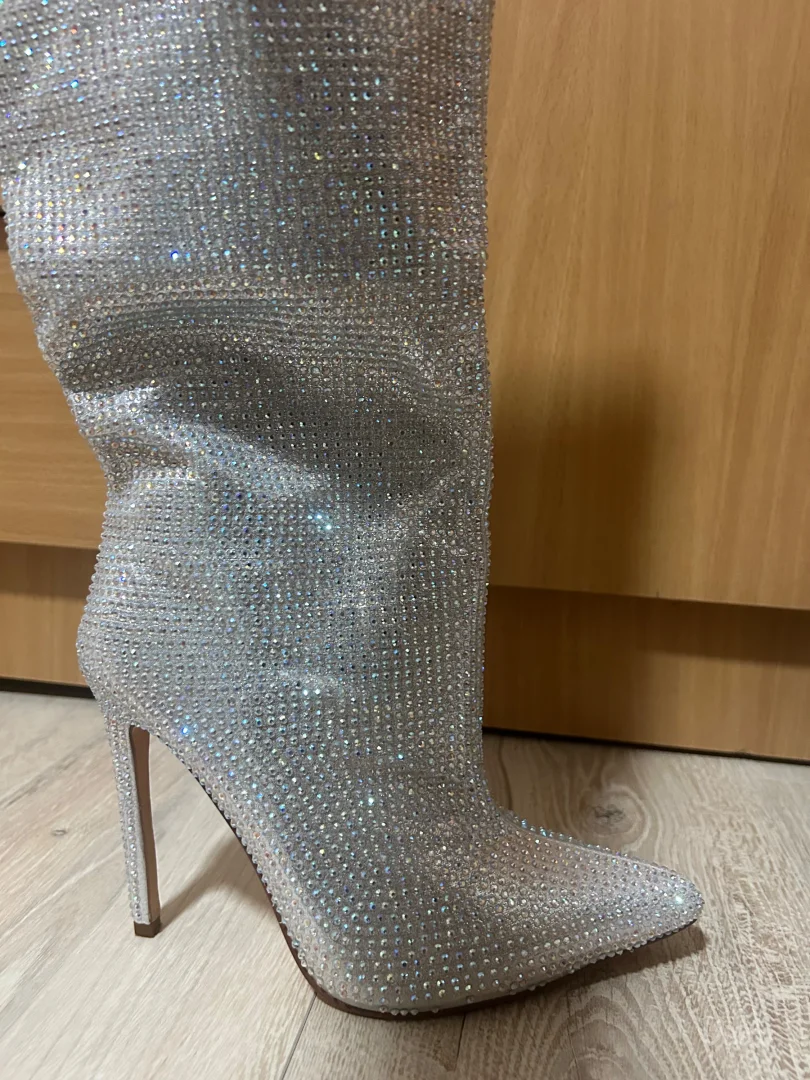 Šljokičave čizme na štiklu