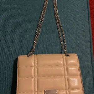 Bež kožna torbica