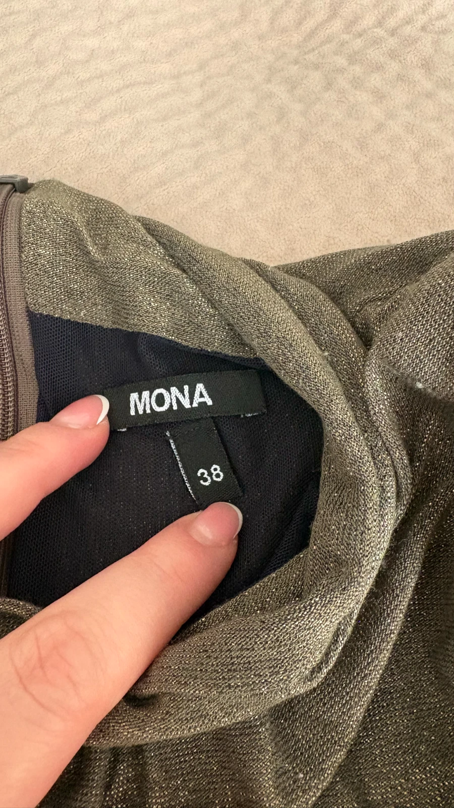 Mona bluza
