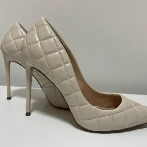 Steve Madden salonke