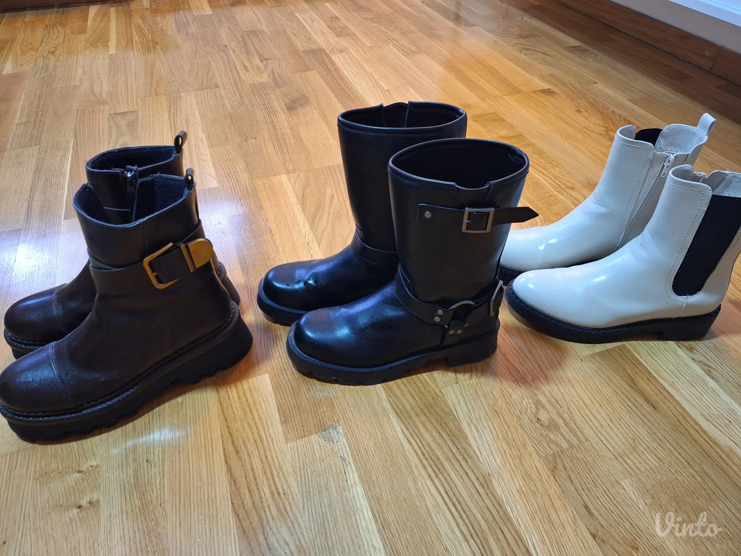 Tri para 2900 din, 39