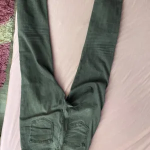 Enigma skiny farmerke