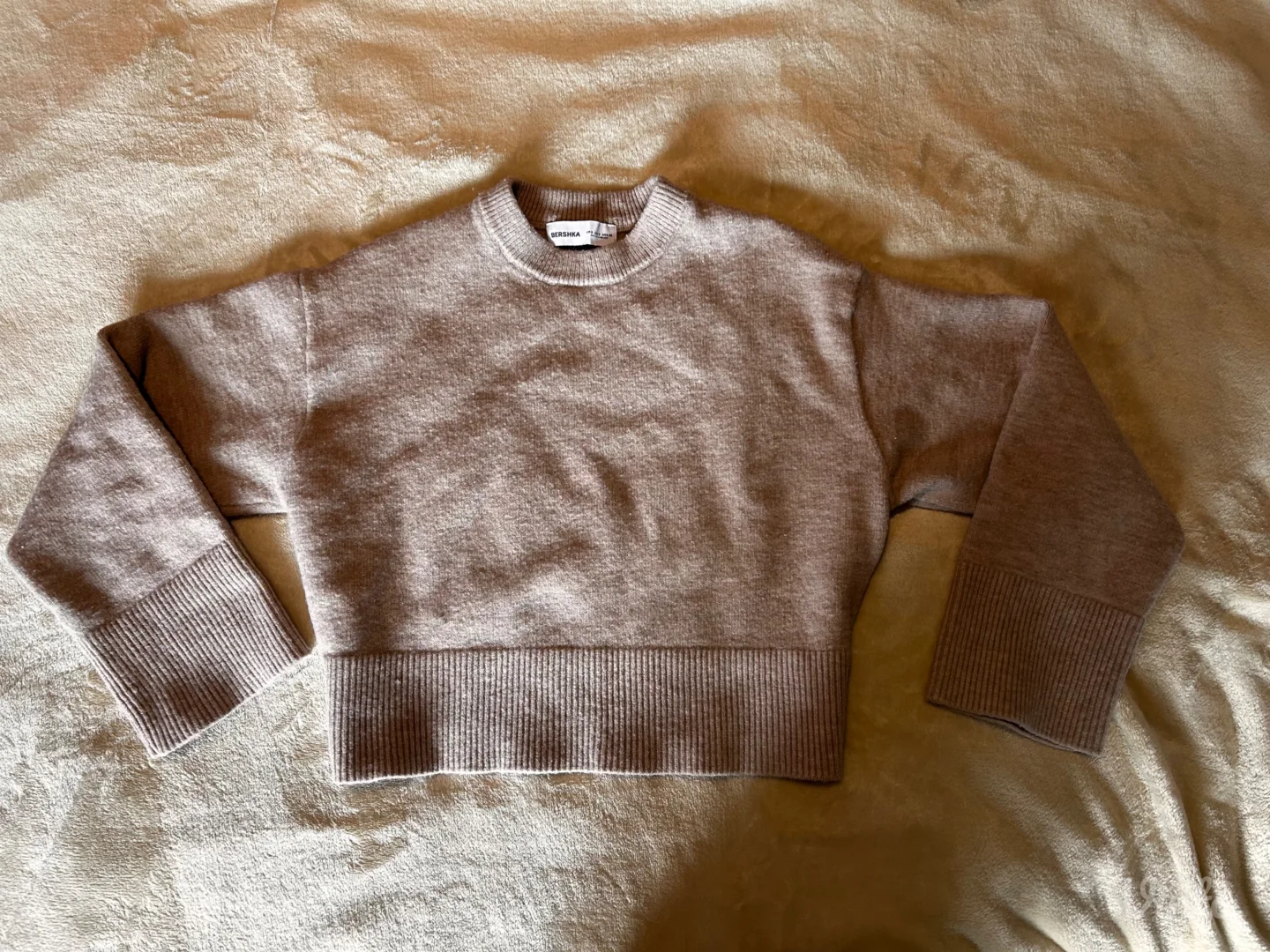 Ženski krem džemper