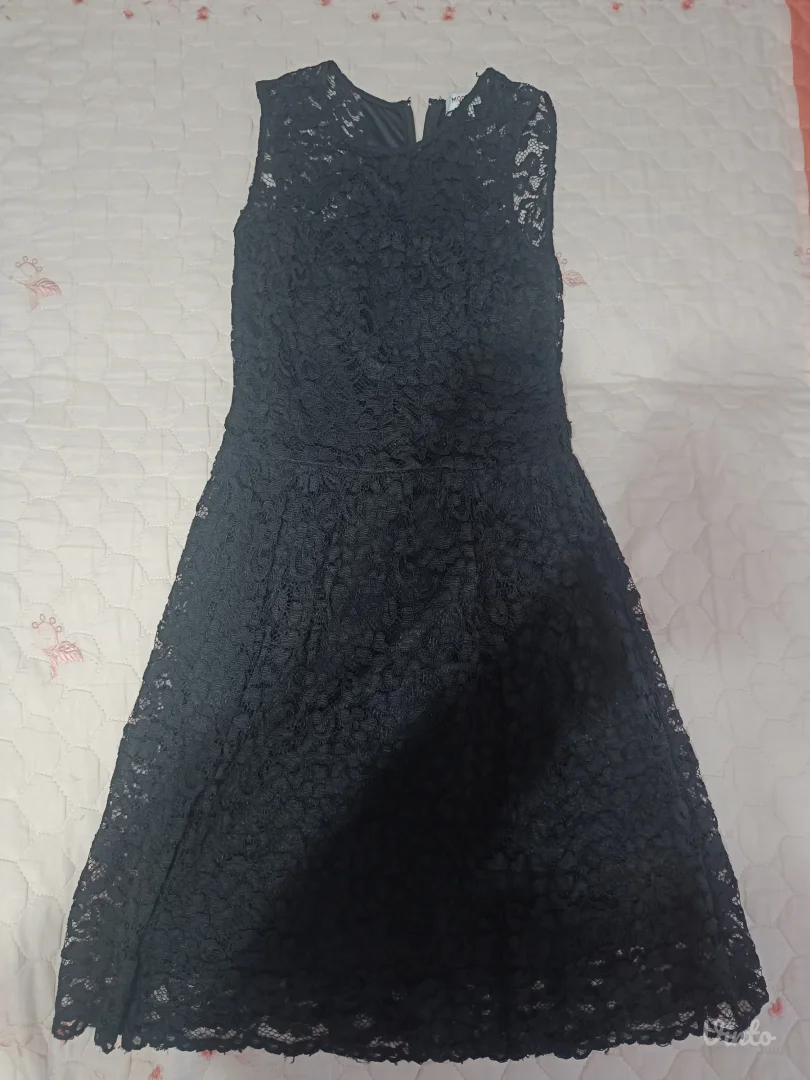 Crna ženska haljina