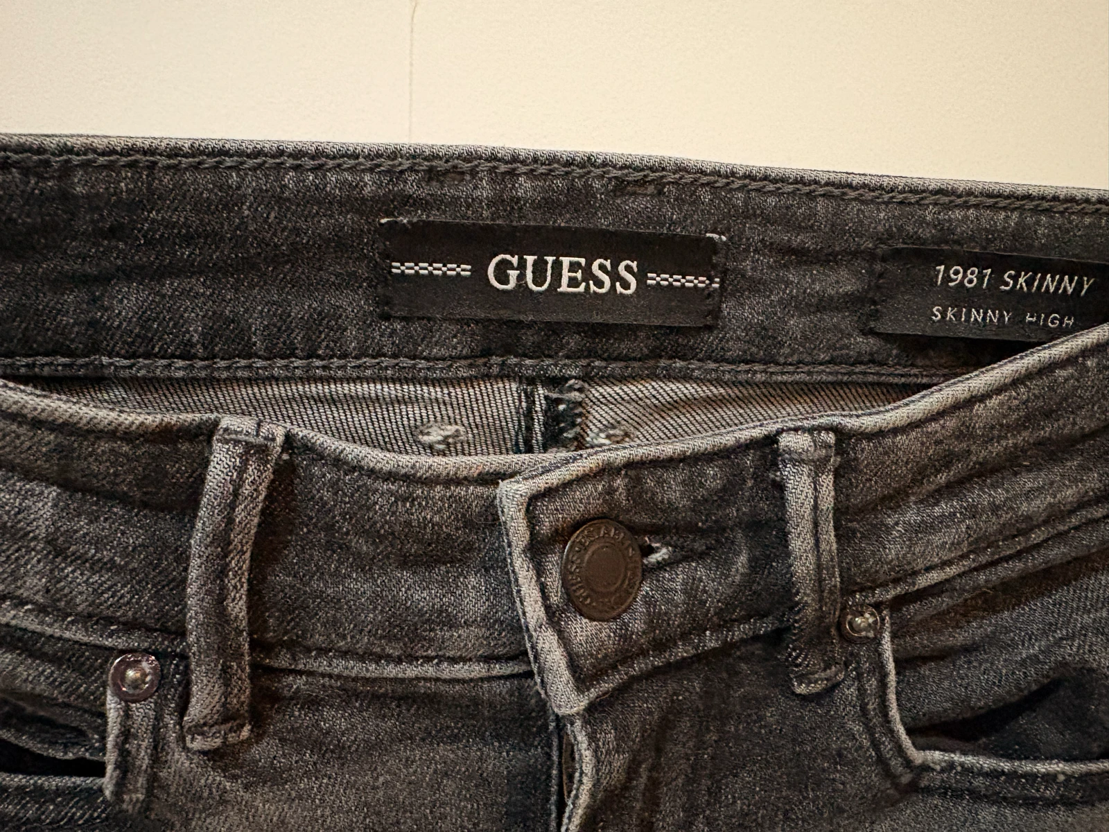 GUESS- farmerke