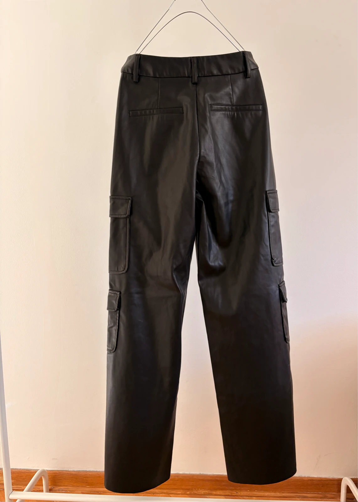 Stradivarius-kožne pantalone-34