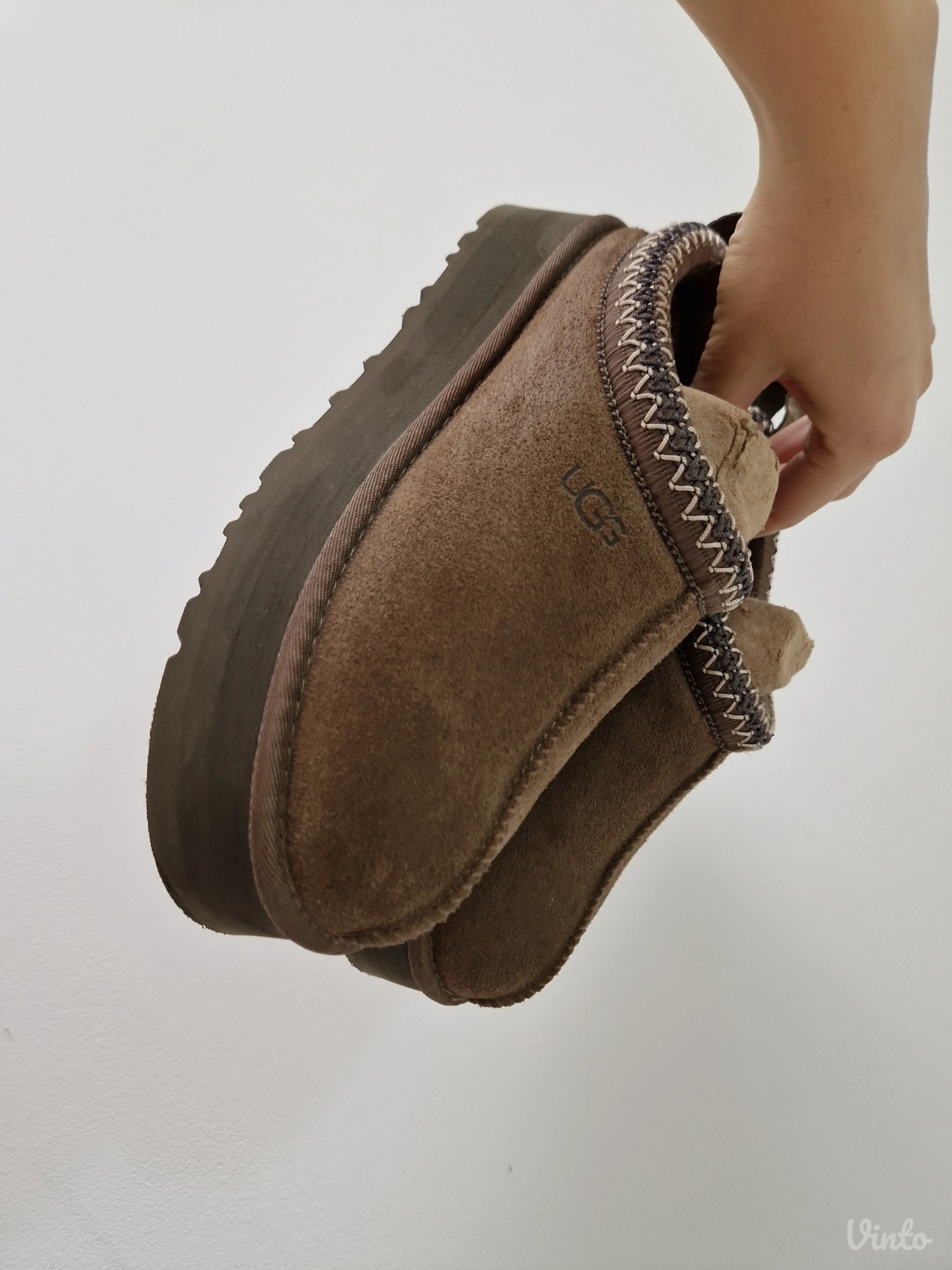 Ugg tazz