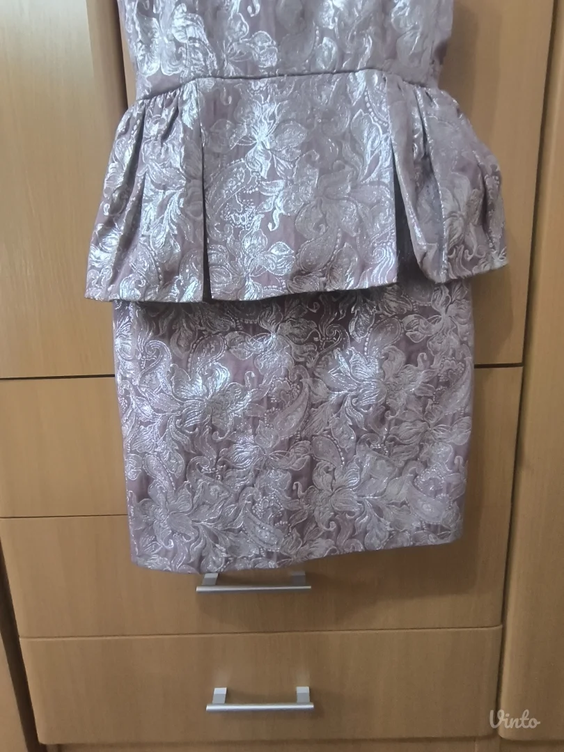 Haljina od brokata sa postavom od satena