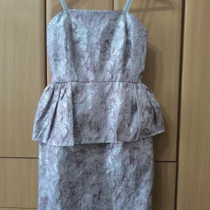 Haljina od brokata sa postavom od satena