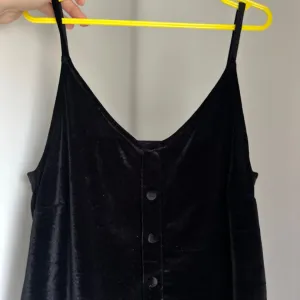 Reserved plisani top