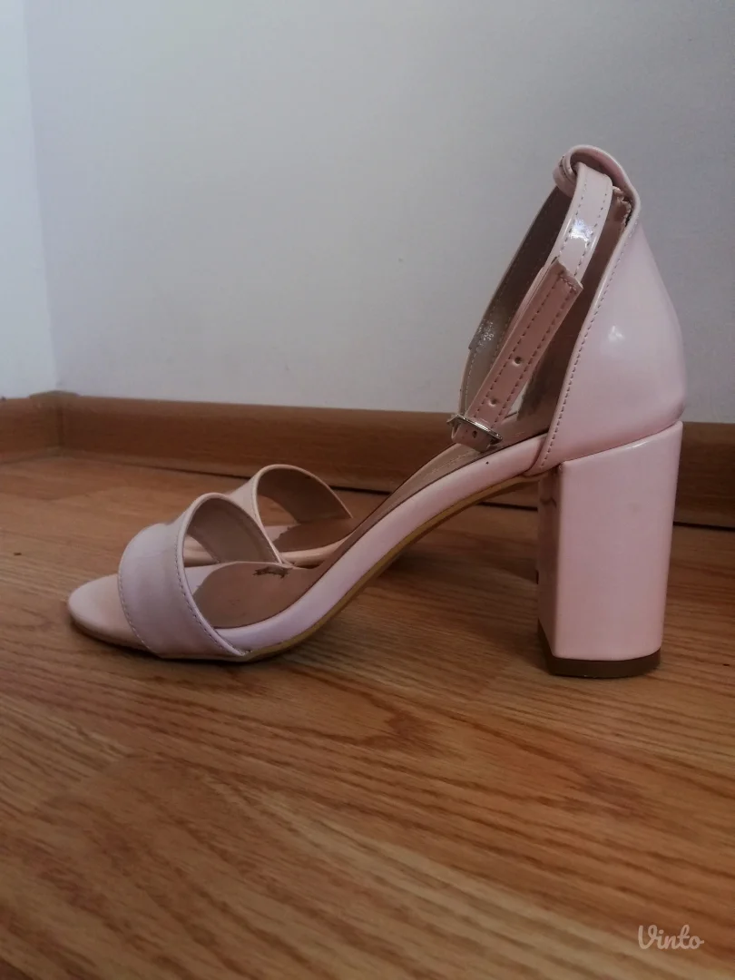Sandale-puder roze 38 broj