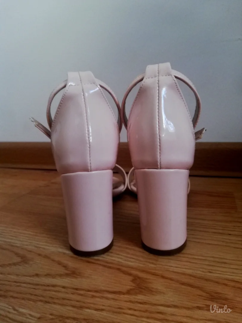 Sandale-puder roze 38 broj