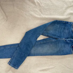 Teksas farmerice uske