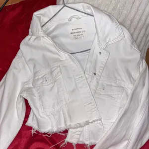 Teksas jakna Stradivarius