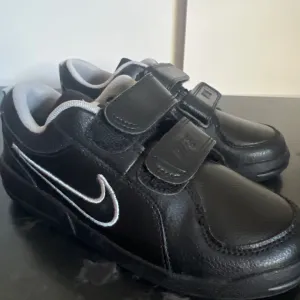 Nike kožne dečije patike