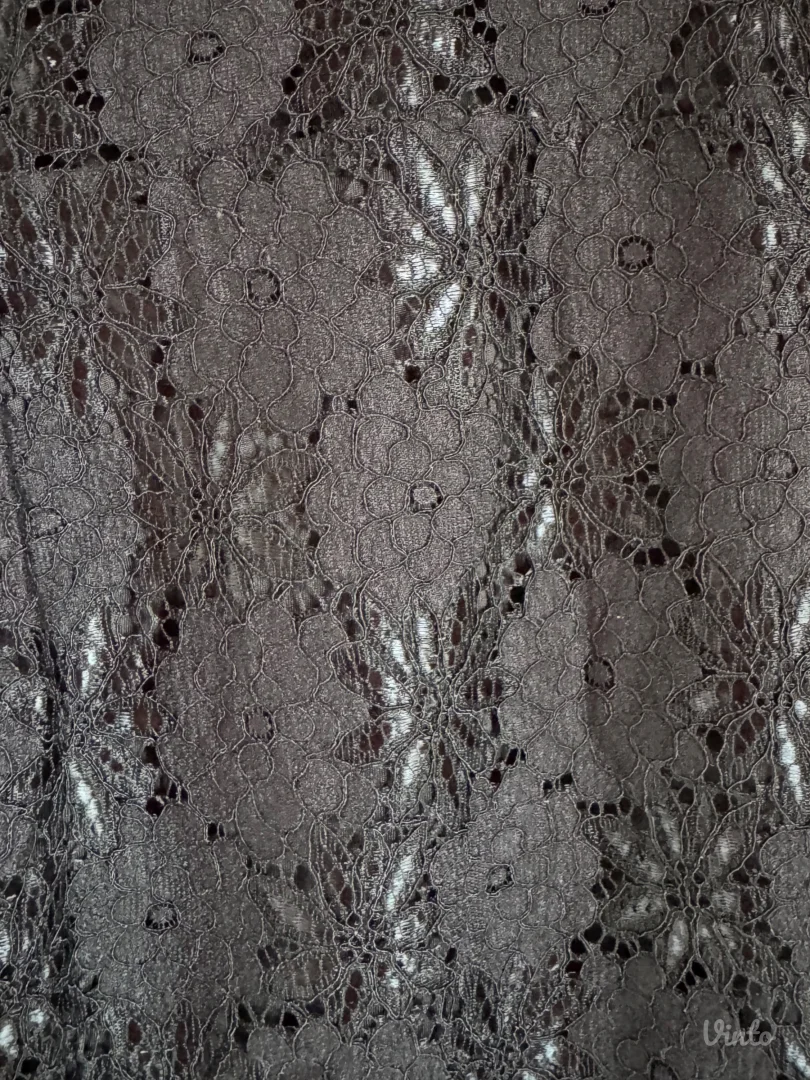 H&M Crna Cipkana Majica- M