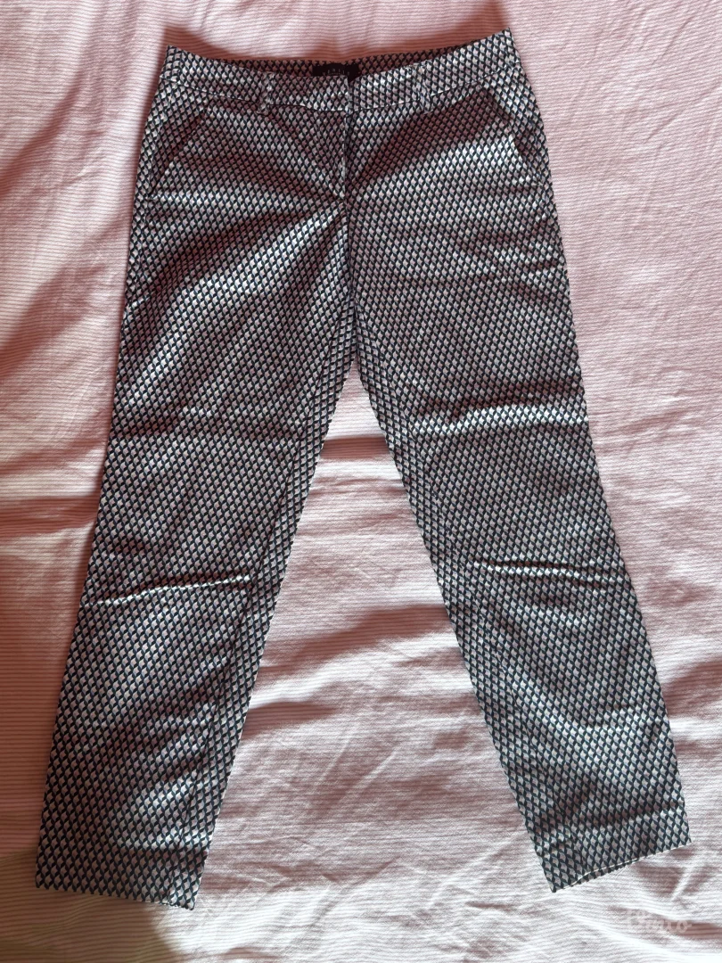 Kapri pantalone- Teget-Roze- Mohito