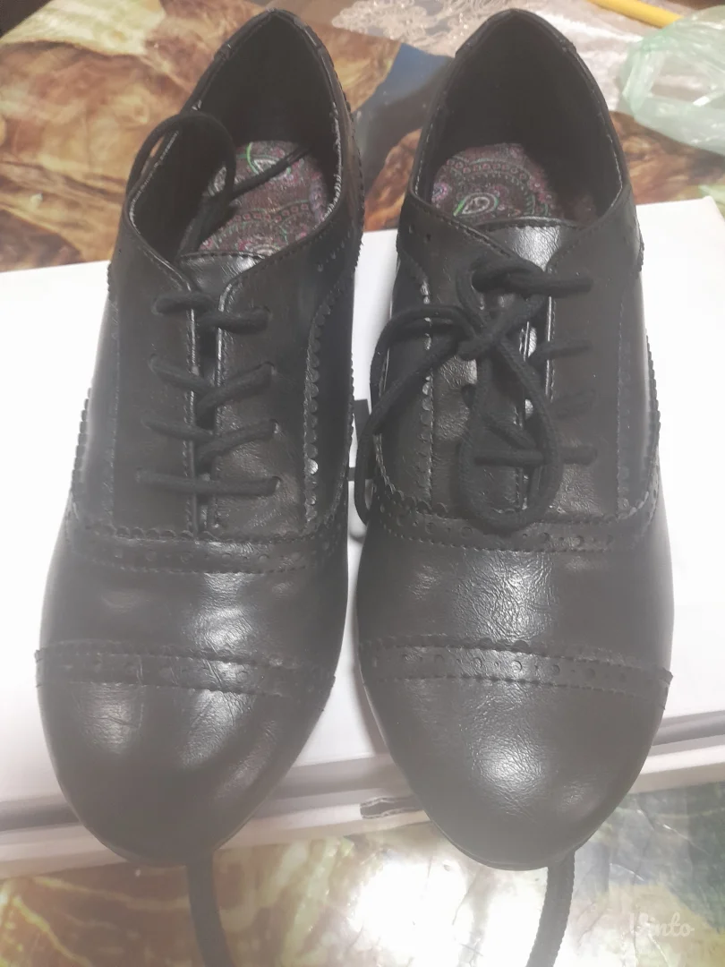 Kozne cipele Aldo br 37