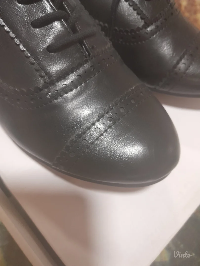 Kozne cipele Aldo br 37