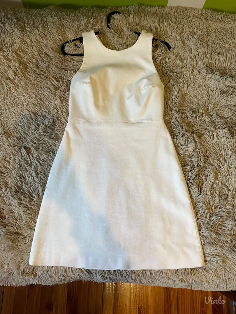 Zara bela kratka haljina