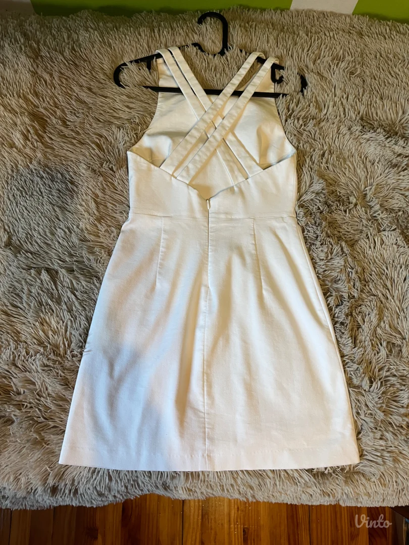 Zara bela kratka haljina