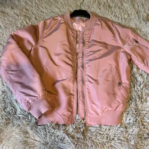 Stradivarius bomber jakna