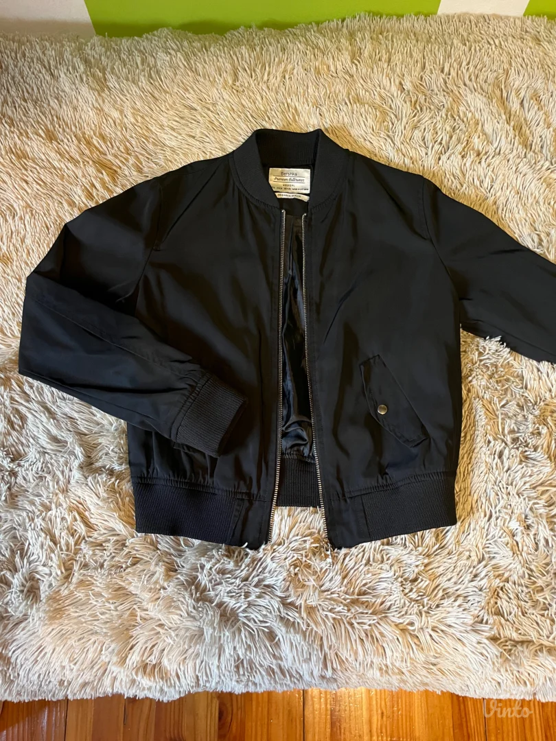 Bershka bomber jakna