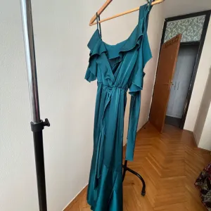 Blondie - duga svečana haljina