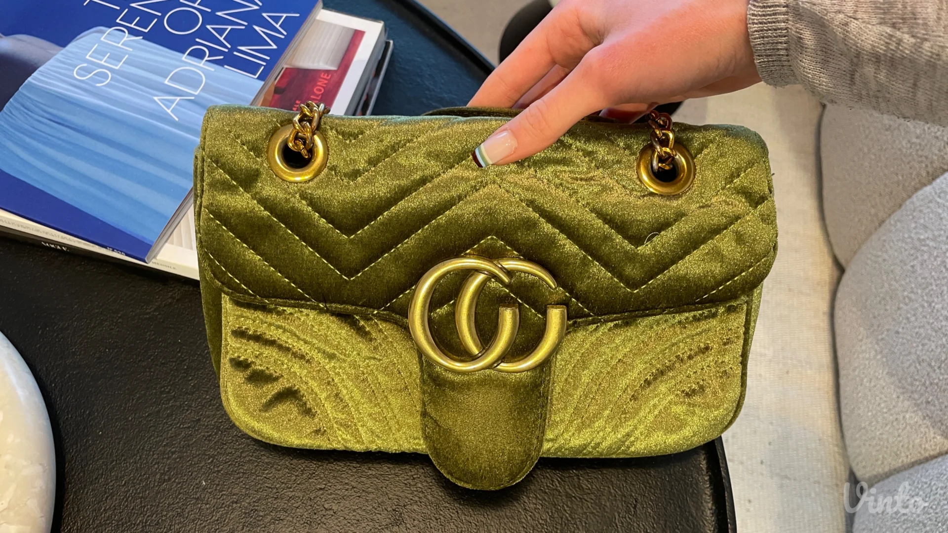 Zelena plišana torbica