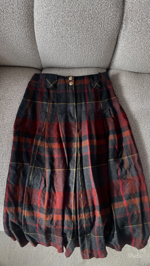 Vunena karirana suknja