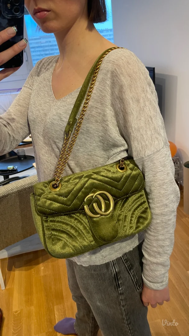 Zelena plišana torbica