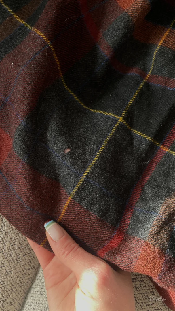 Vunena karirana suknja