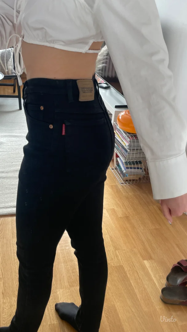 Crne highwaist farmerke