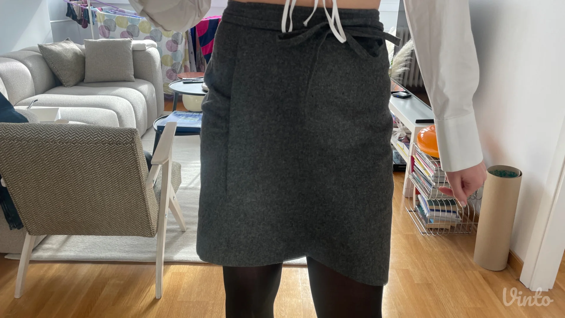 Siva suknja visokog struka