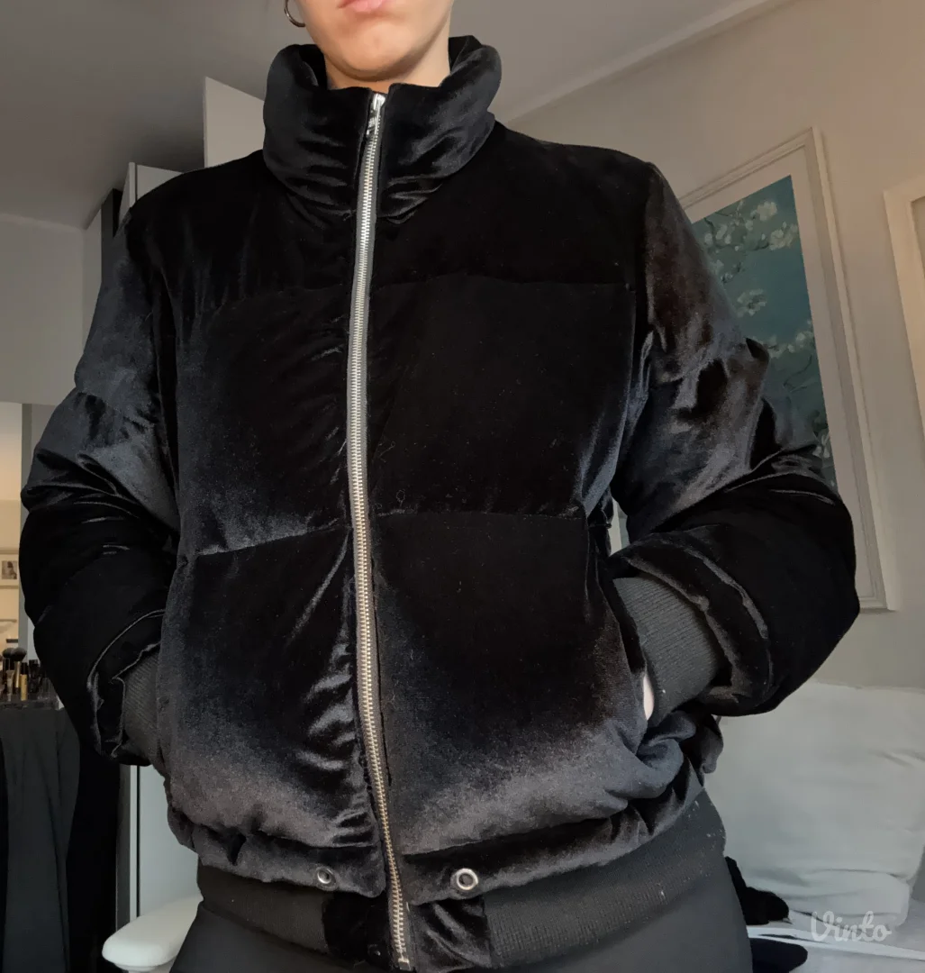 Superdry puffer crna jakna