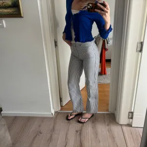Zara prugaste pantalone