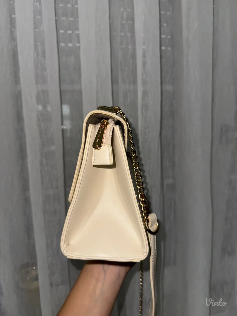 elegantna bež torbica