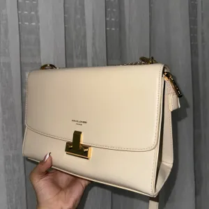 elegantna bež torbica