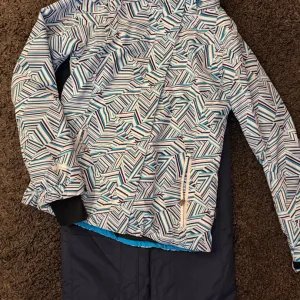 Komplet za skijanje (moze i odvojeno)