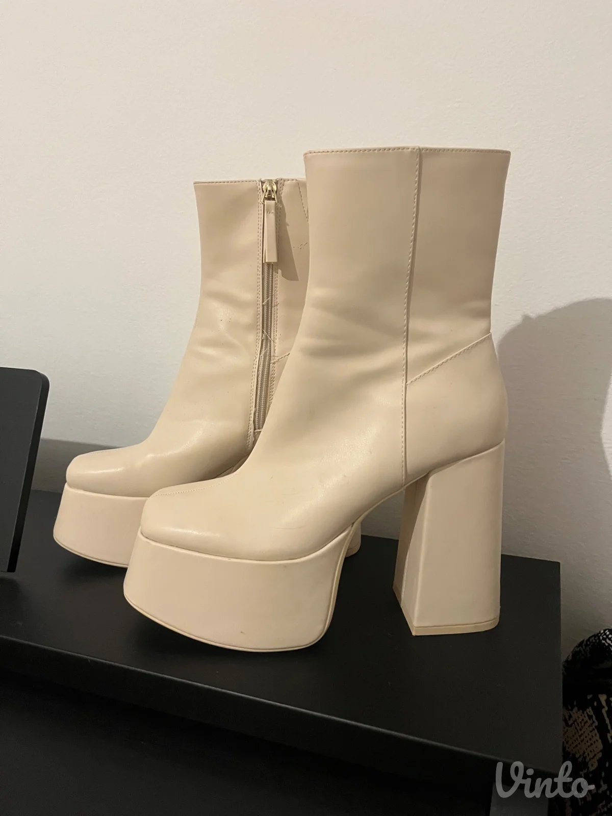 Bershka čizmice na platformu