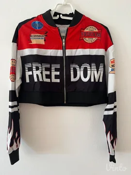 Dva Moto crop duksa
