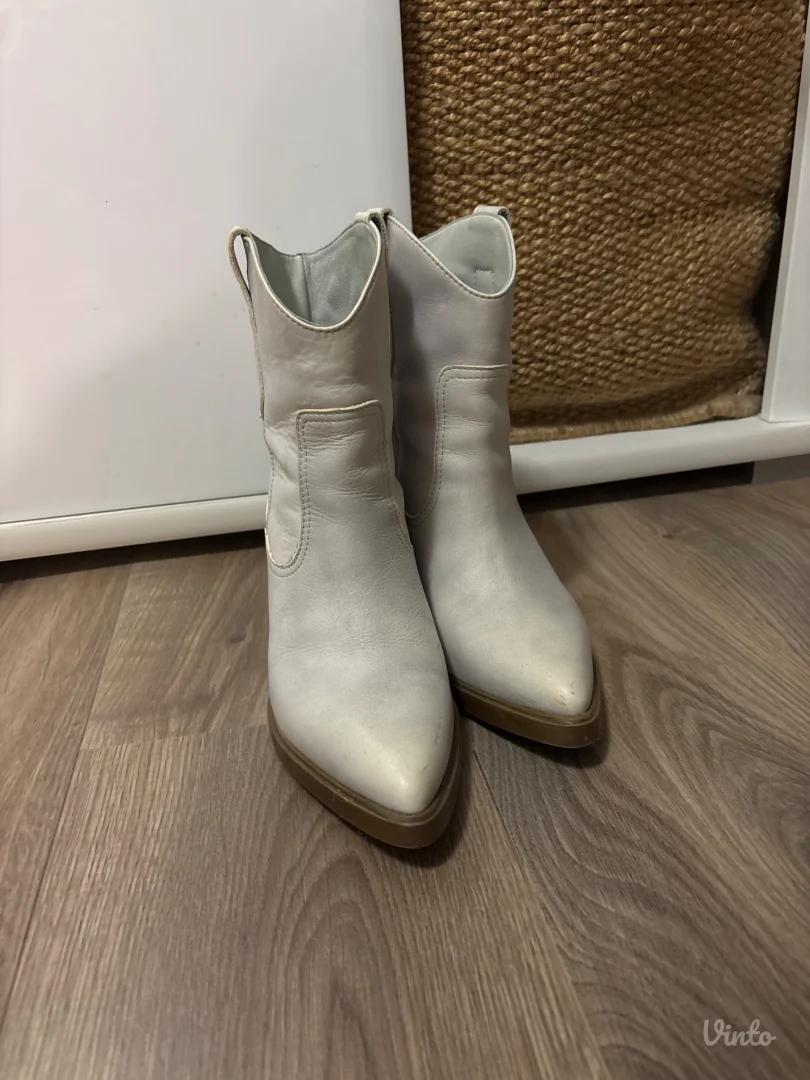 Solo kožne svetlo plave kaubojke