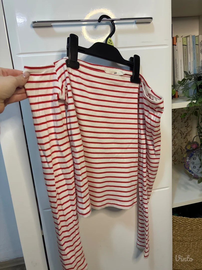 H&M pamučna off shoulder majica na pruge