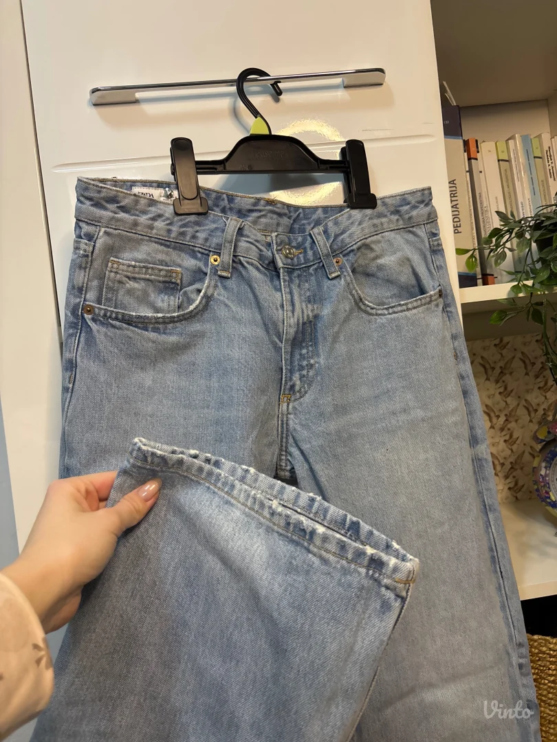 Zara straight leg svetle farmerke