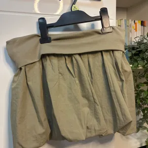 Bubble maslinasta mini suknja