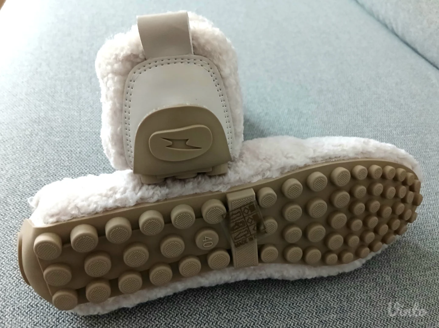 Krznene mokasine.Novo.