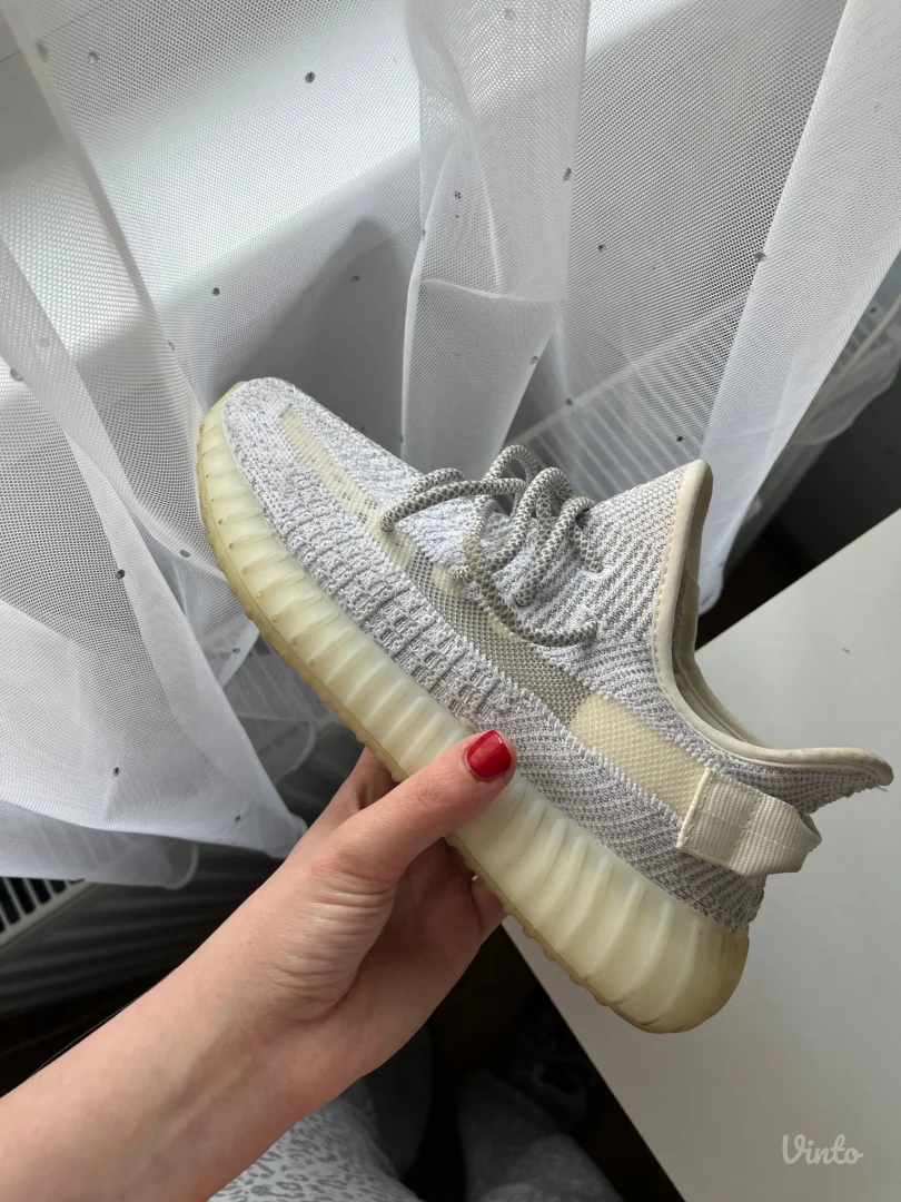 Yeezy boost 350 v2