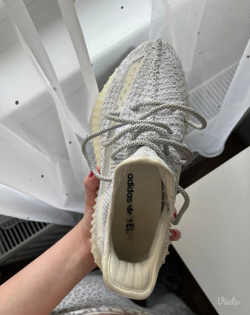 Yeezy boost 350 v2