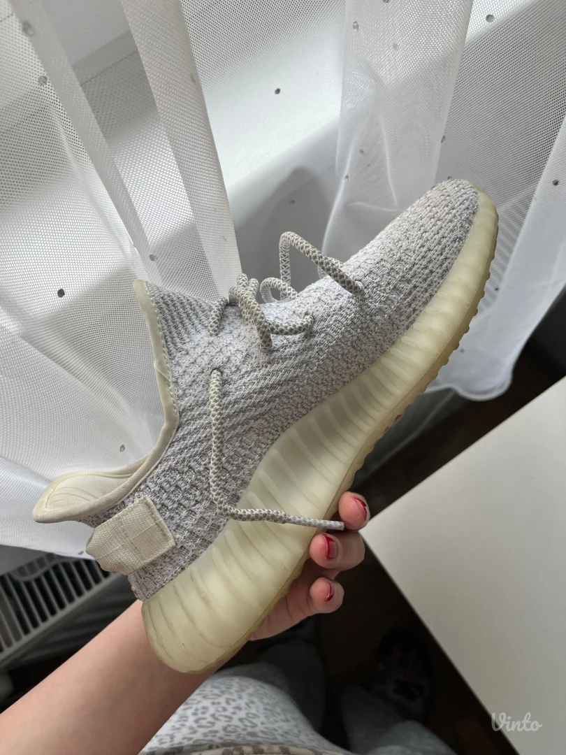 Yeezy boost 350 v2