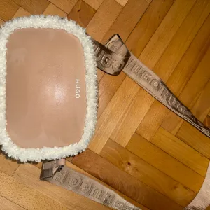 Hugo-bez zenska torba